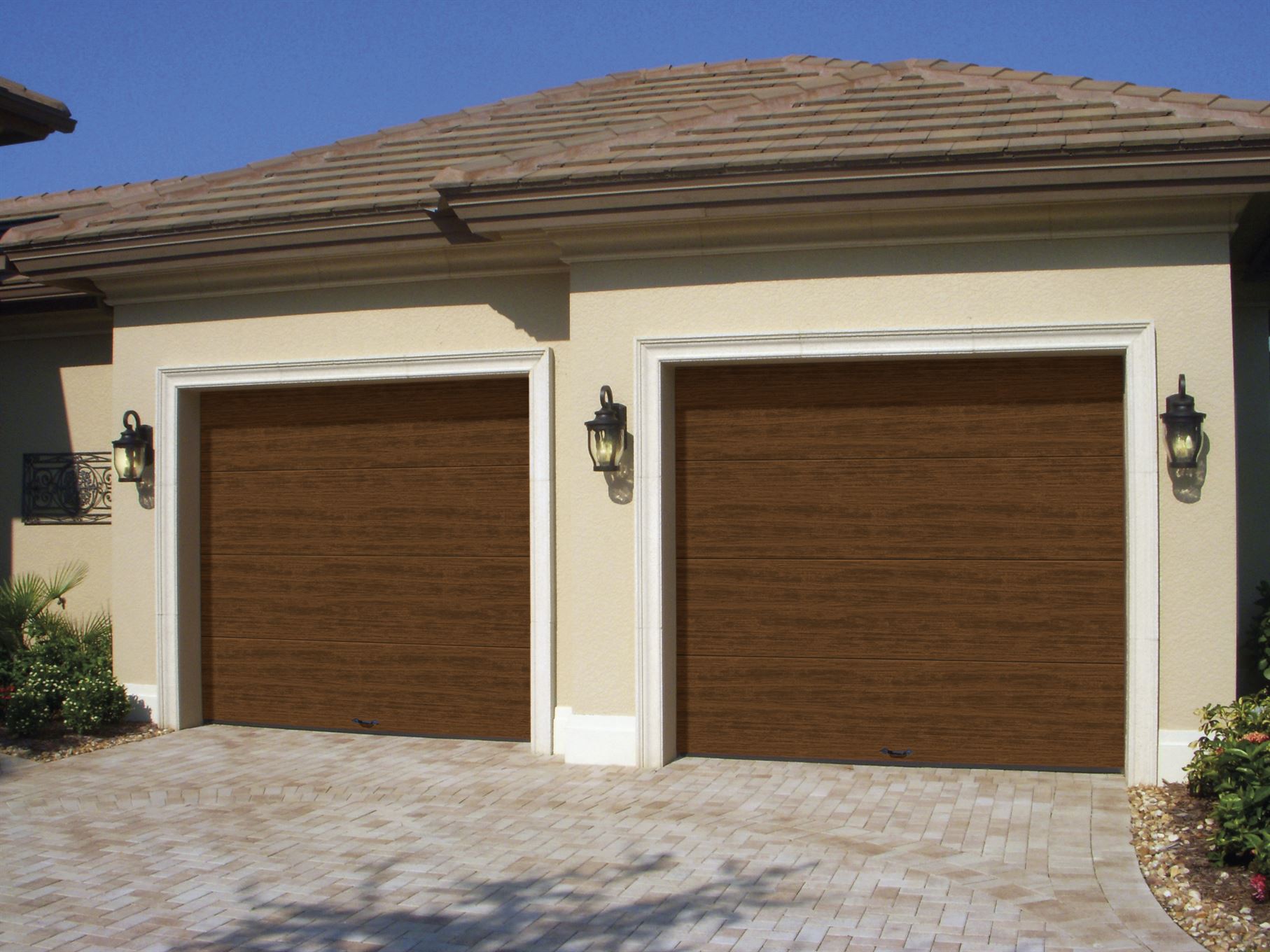 Residential Garage Doors in Vancouver * Canadian DoorMaster