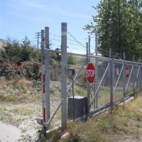 Driveway sliding gates